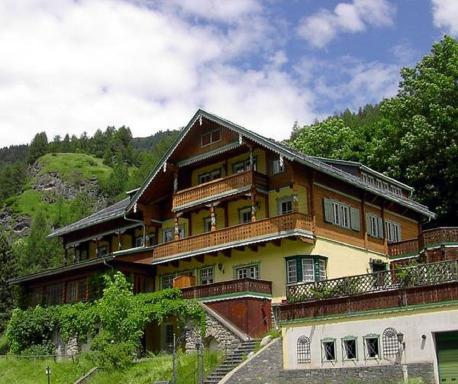 Hotel Kaiservilla - Housity