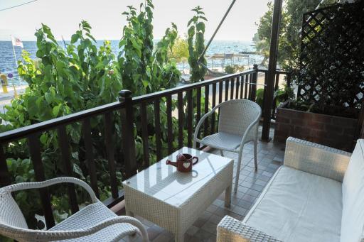 Spyrou Studios & Apartments - Housity