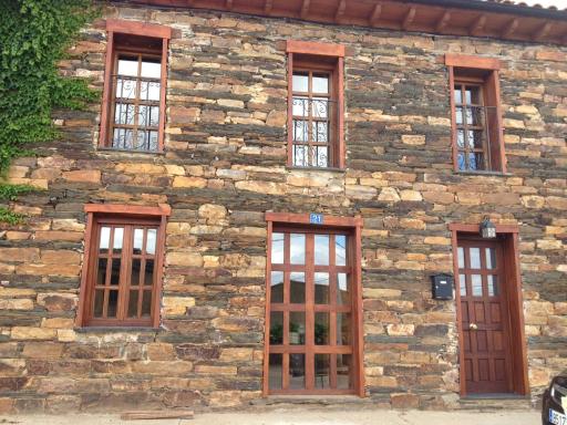 Casa de piedra en Muga de Alba - Housity