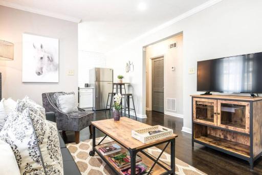 Stylish OneBedroom in Popular Virginia Highland - Housity