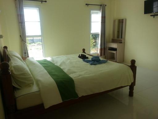 Queue&Bright Resort - Housity