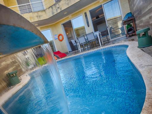 Anthony's Maisonette - Housity