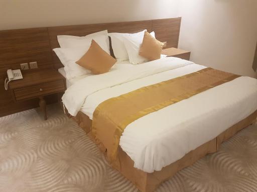 H (Hills) ApartHotel - Housity