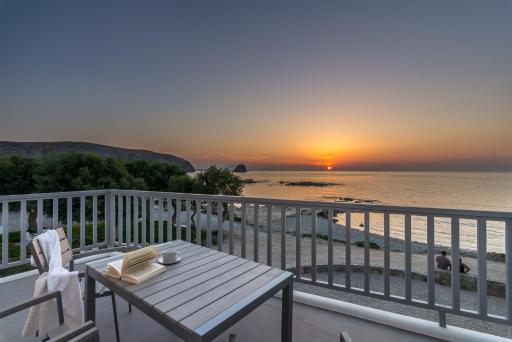 Milos Waves Luxury Apartments - Housity