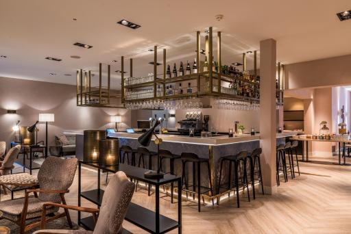Sandton Eindhoven Centre - hotel Eindhoven city centre with private parking - Housity