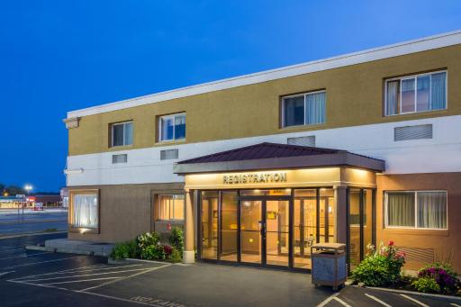 FairBridge Inn Express Buffalo Airport Williamsville - Housity