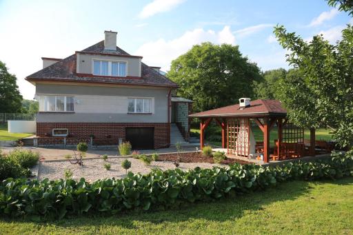 Cottage Near The Forest - Housity