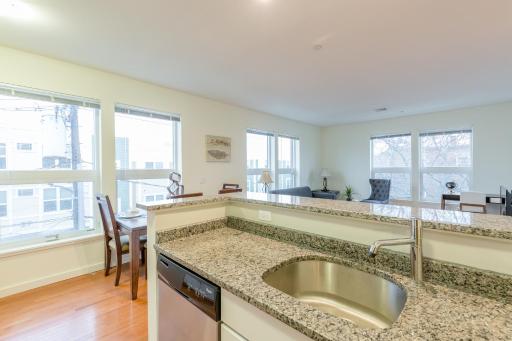 Sage Apartments Boston Logan Airport Chelsea - Housity