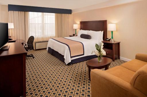 Westford Regency Inn & Conference Center - Housity
