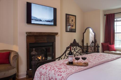 Caldwell House Bed and Breakfast - Housity