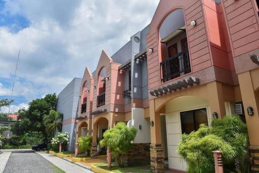 Manora Apartment - Housity