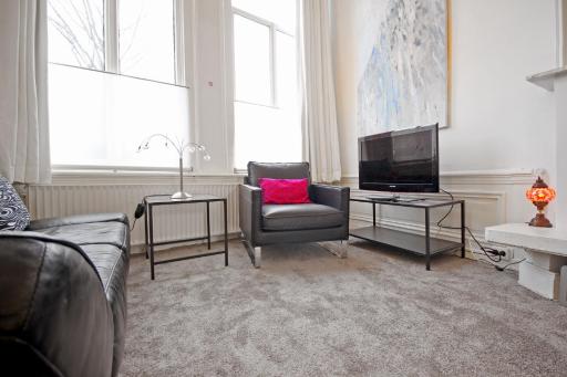 Cozy Jordaan canalhouse near Anne Frank House - Housity