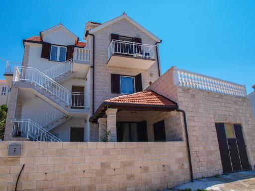Apartments Vukovic - Housity