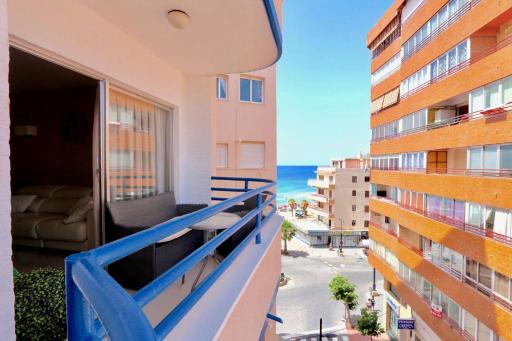 3- bedroom apartment in the centre of Calpe with nice living room, 1 bathroom. - Housity