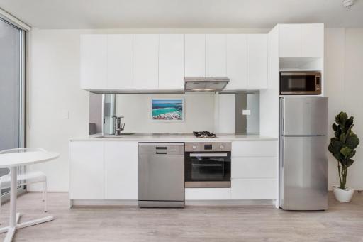 Bondi Beach Studio King Suite + Balcony - Housity