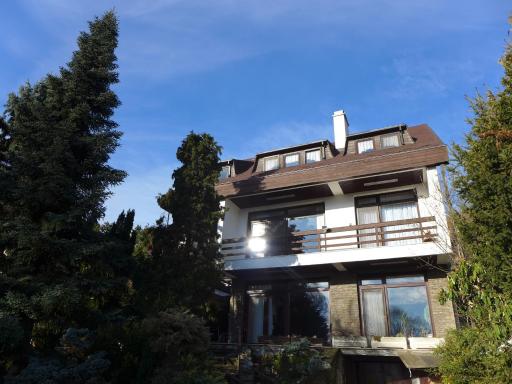 Lakeside Apartment - Housity