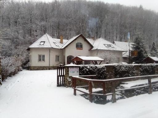 Hudi-Lak Vendégház - Housity