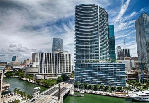 Luxury 5star Condo at 34th floor Icon Brickell 1 bed one bath - Housity