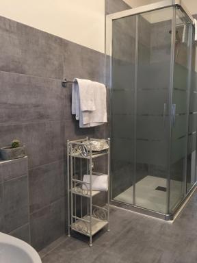 Poloni Apartment - Housity