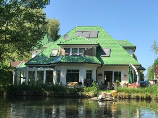 Moderne Maisonette-Wohnung am Karpfenteich; modern Apartment with view of the carp pond - Housity