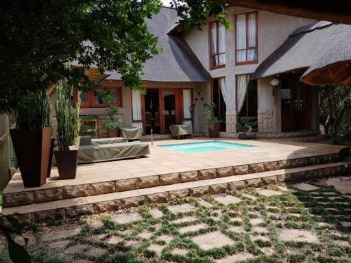 Zebula Golf Estate and Spa - Secret Garden 16 pax Moi Signature Luxury House - Housity