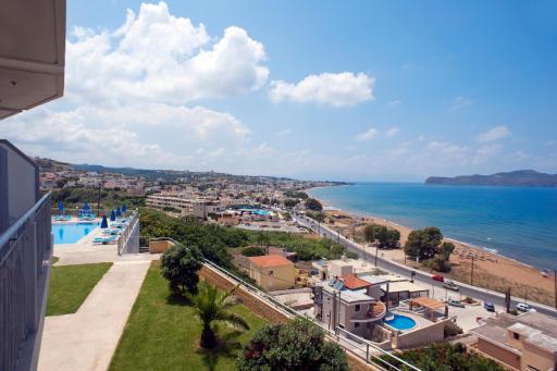 Renieris Hotel - Housity