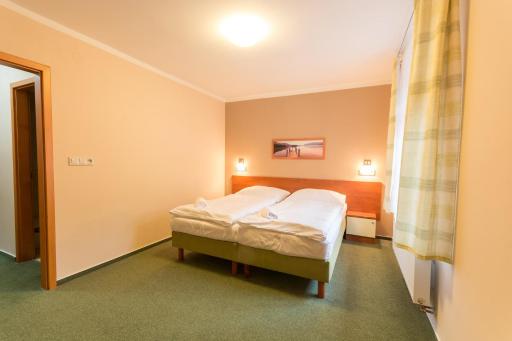 Hotel Na Kocandě - Housity