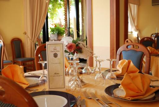 Hotel Caserta Antica - Housity