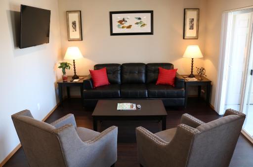 Autumn Leaf Suites - Housity