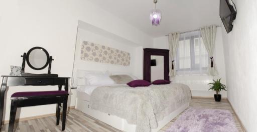 Queen's Studio - Housity
