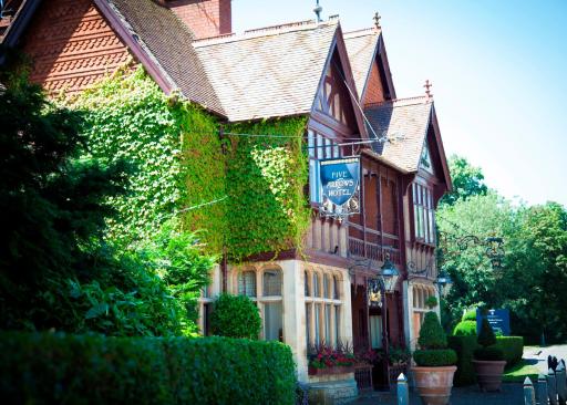 The Five Arrows Hotel - Housity