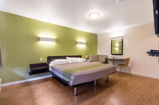 Motel 6 San Rafael - Housity