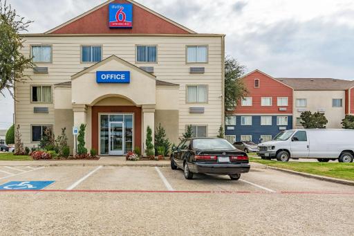 Studio 6-Dallas, TX - Housity