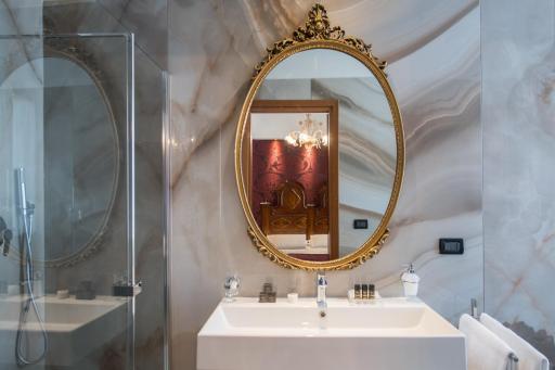 Locanda Leon Bianco on the Grand Canal - Housity