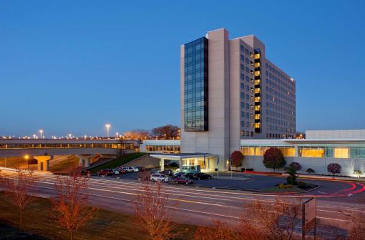 Hyatt Regency Pittsburgh International Airport - Housity