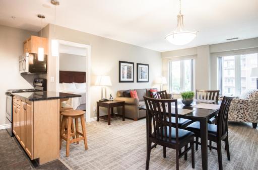 Canterra Suites Hotel - Housity