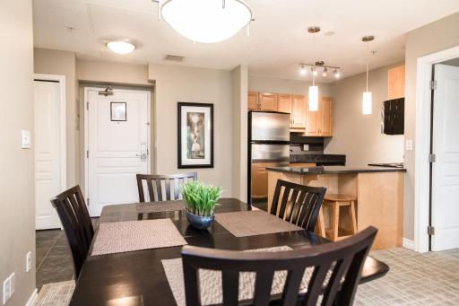 Canterra Suites Hotel - Housity