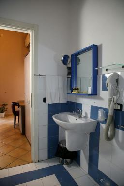 Caravaggio Hotel - Housity