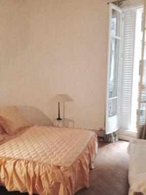 Toureifelchampselysee - Housity