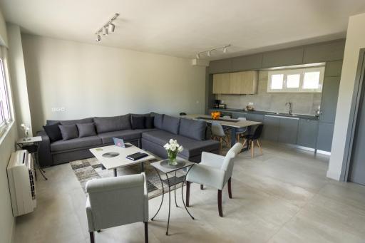 Amera - Troumpas Family Apartments - Housity