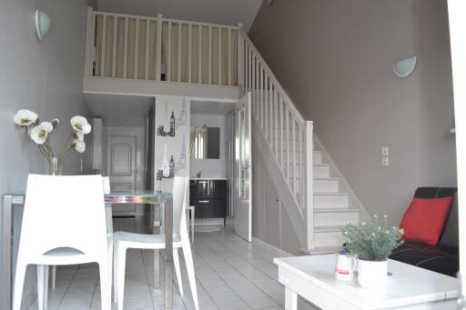 Au Pas Du Chateau - Housity