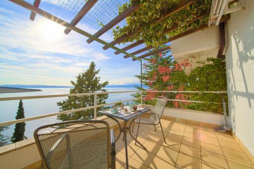 Apartments Six - Housity