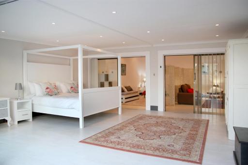 Spacious Garden Unit on Fordyce - Housity