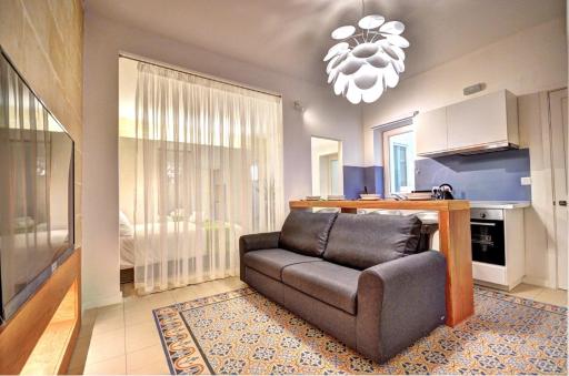 Moon Stone (Valletta) - Housity