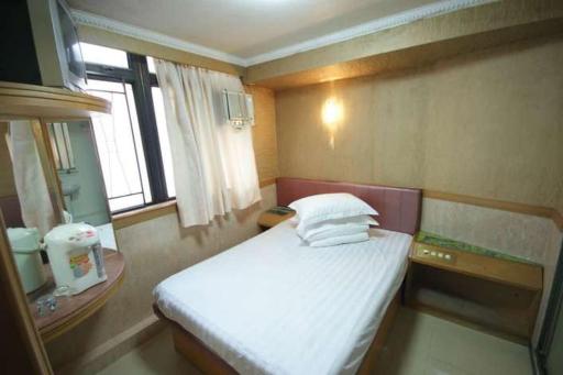 Astronaut's Hotel - Housity