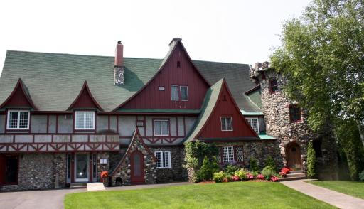 Pathsaala Inn & Restaurant - Housity