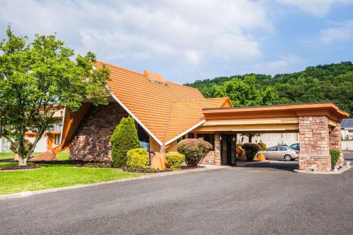Howard Johnson by Wyndham North Plainfield - Housity
