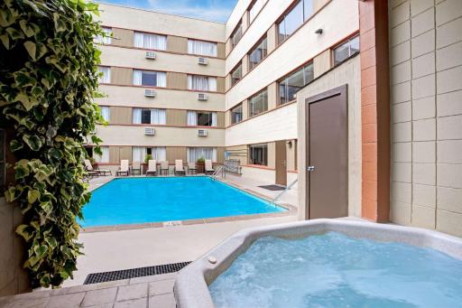 Travelodge by Wyndham Seattle By The Space Needle - Housity