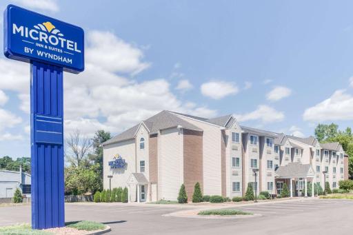 Microtel Inn & Suites Bath - Housity