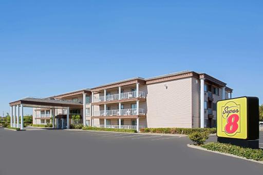 Super 8 by Wyndham Oroville - Housity
